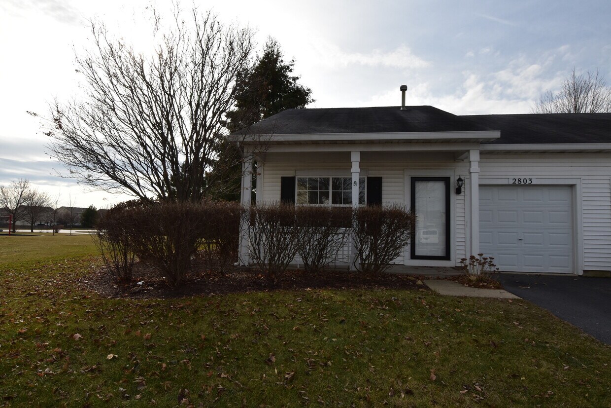 2803 Oakmont Dr, Montgomery, IL 60538 Townhome Rentals in Montgomery