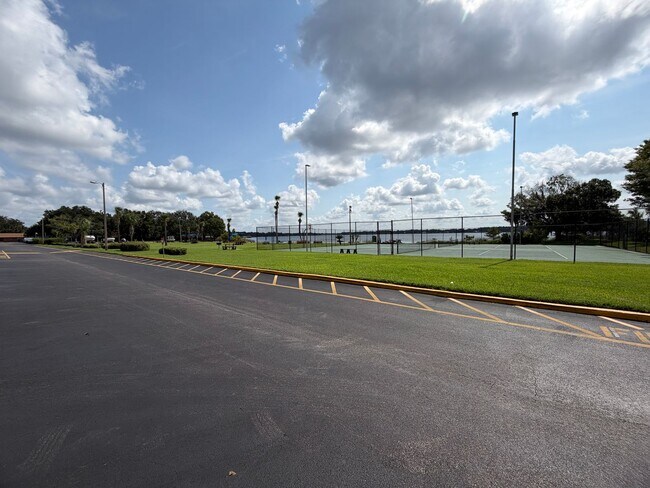 Foto del edificio - Affordable Lakefront Living in Camelot by the Lakes | First-Floor 1 Bed / 1 Bath | $1250
