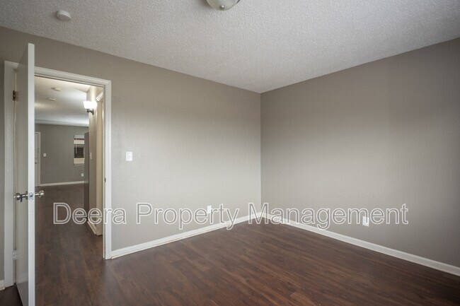 Foto del edificio - 6016 Leavenworth Rd