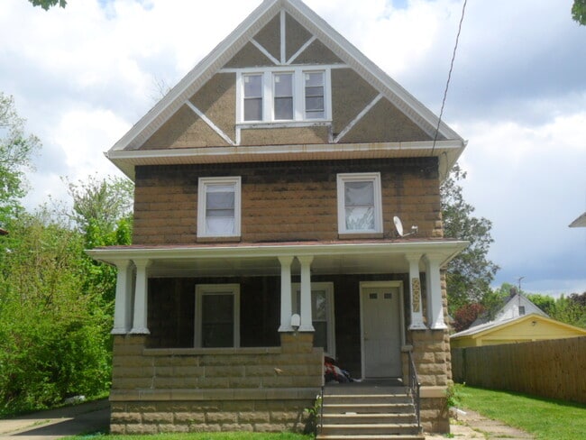 Building Photo - 887 N Howard St