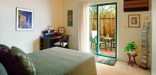Interior Photo - 7th Street Manor