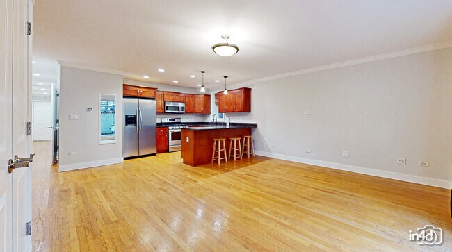 Foto del edificio - 1504 W Augusta Blvd