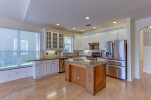 Building Photo - 21148 Via Ventura