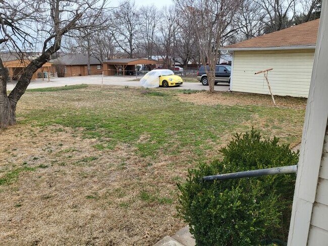 Foto del edificio - 2117 N Crockett St