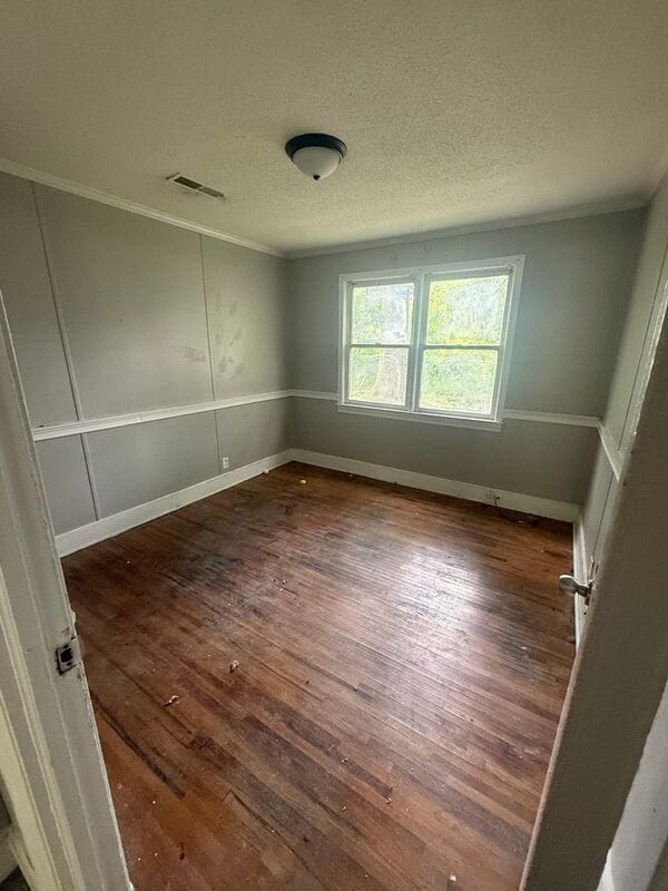 Building Photo - 424 Loring Dr