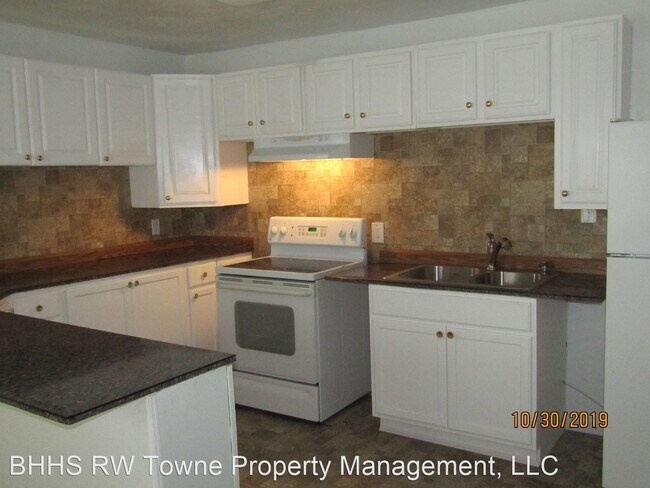Building Photo - 3 br, 2 bath House - 2815 E. Princess Anne...