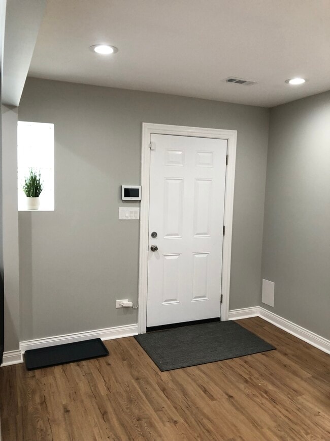 Building Photo - 9425 S Indiana Ave