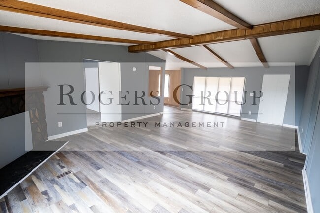 Foto del edificio - 2390 Hicksboro Rd
