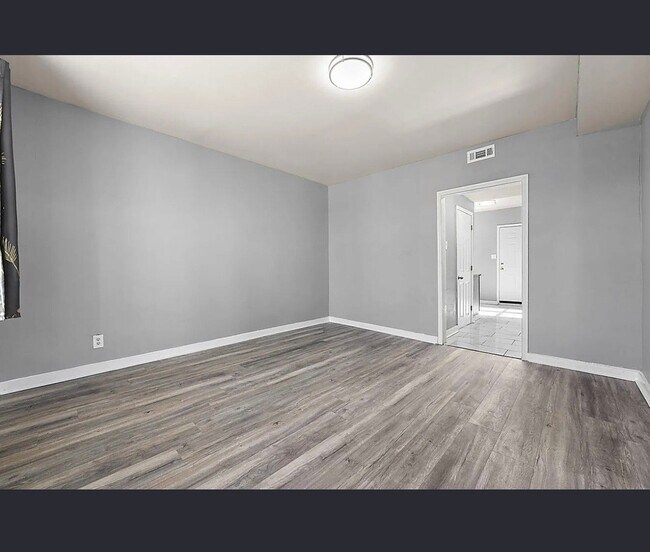 Building Photo - 3906 Catalpa St