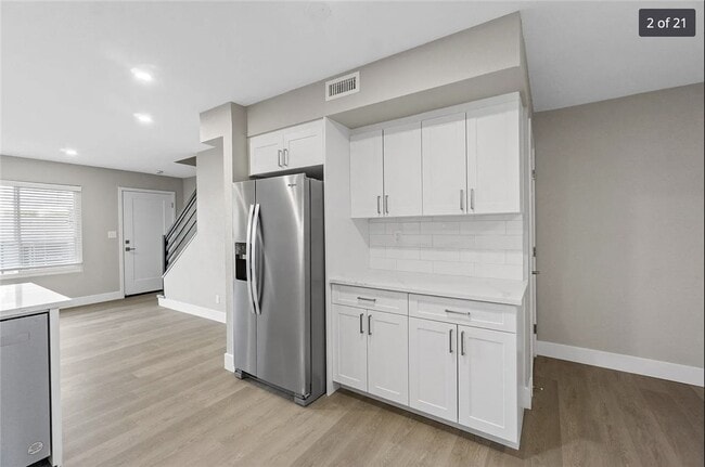 Building Photo - 1024 Mission Dr