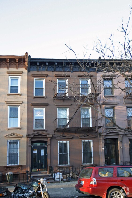 Primary Photo - 390 Bergen St