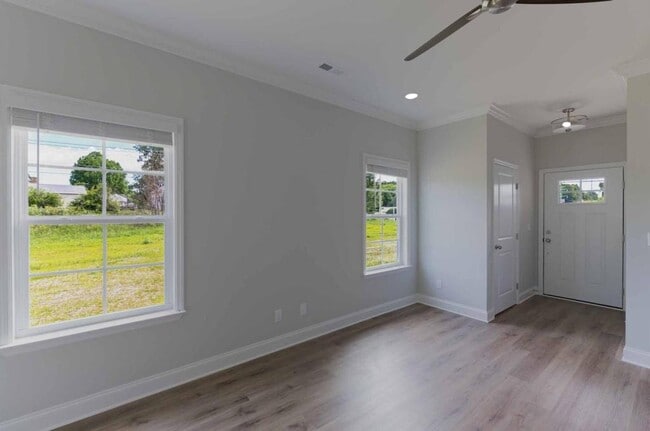 Building Photo - 447 Minnis Rd