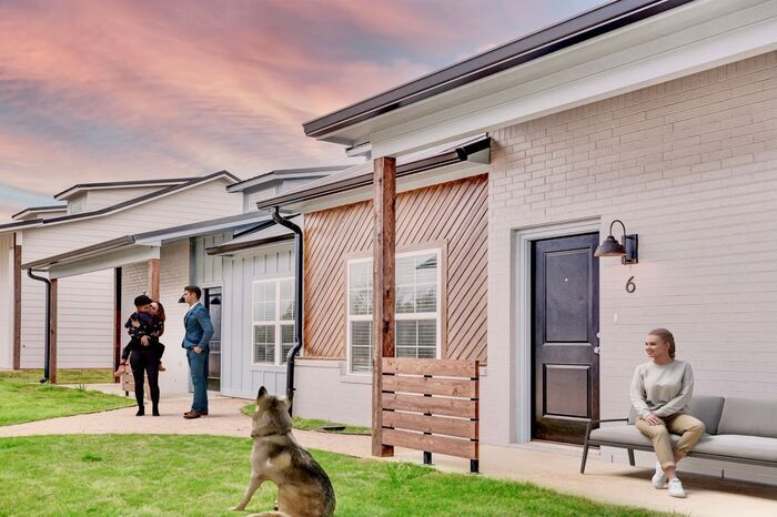 Primary Photo - Luxury 3 Bedroom 2 Bath Townhome in Bullar...
