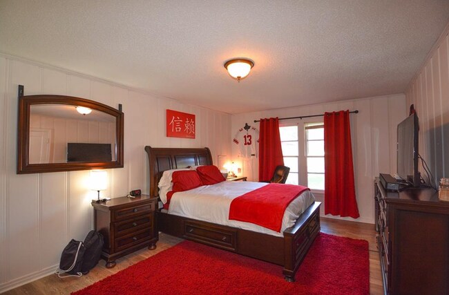 Foto del edificio - 1750 N Graham St