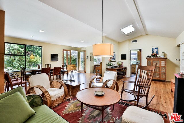 Foto del edificio - 1366 Morningside Way