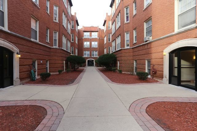 Foto principal - 549 W Aldine Ave