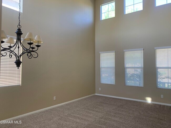 Building Photo - 1069 Poplar Ct