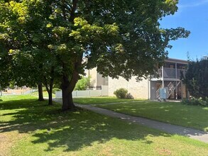 Building Photo - 217 E Sinto Ave