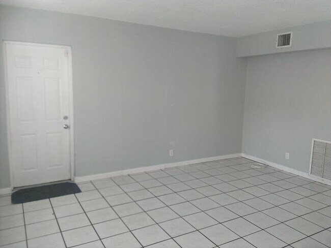 Entrada principal - 1225 SW 4th Ct