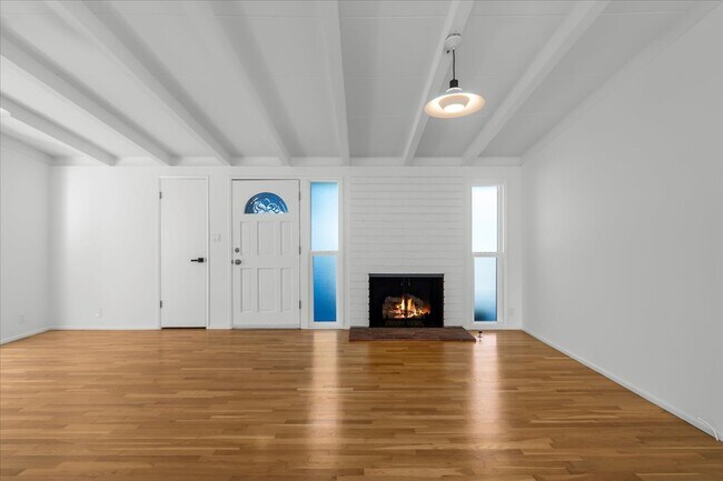 Building Photo - 10802 Deshire Pl