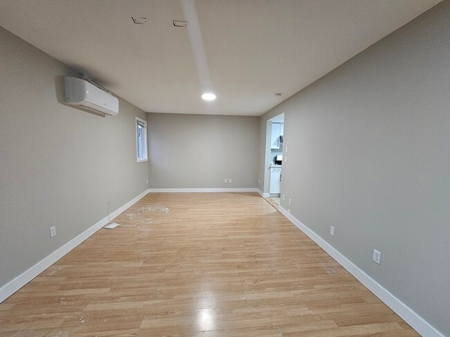 Building Photo - 5530-5530 Teskey Rd