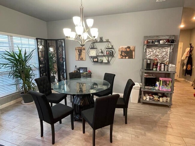 Building Photo - Charming South Lubbock Home
