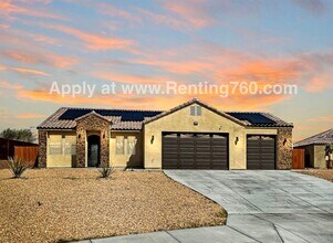 Building Photo - 56942 Ivanhoe Dr