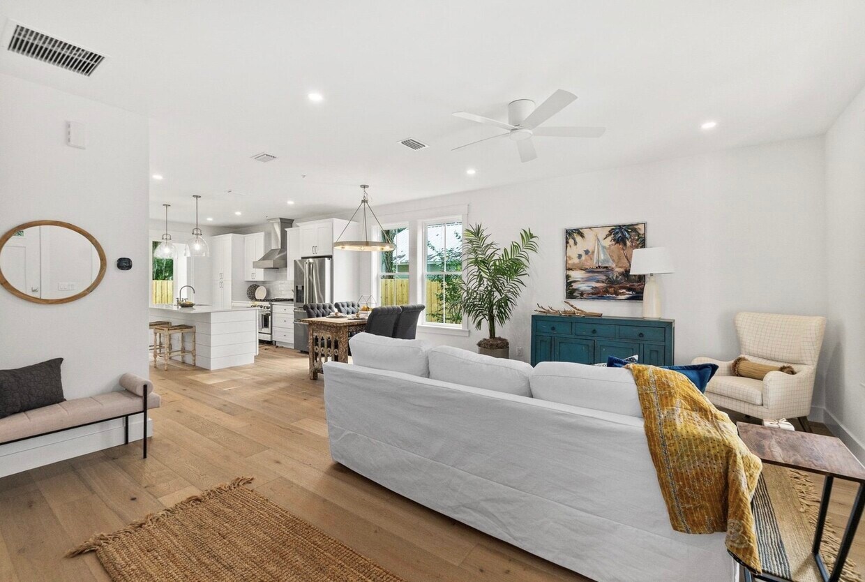 Foto principal - 27 Fullerwood Dr