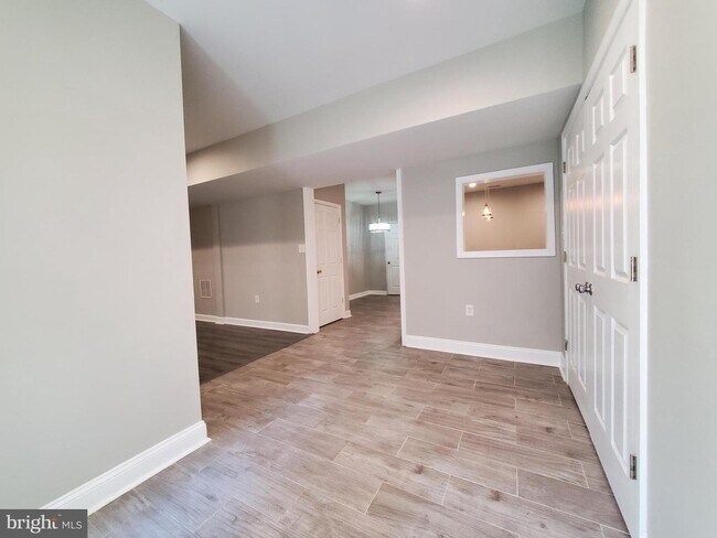 Building Photo - 7 Pebble Beach Dr