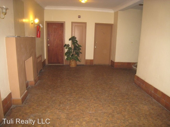 Building Photo - 62 Kensington Ave