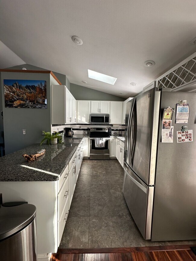 Building Photo - 6510 W Kennewick Ct