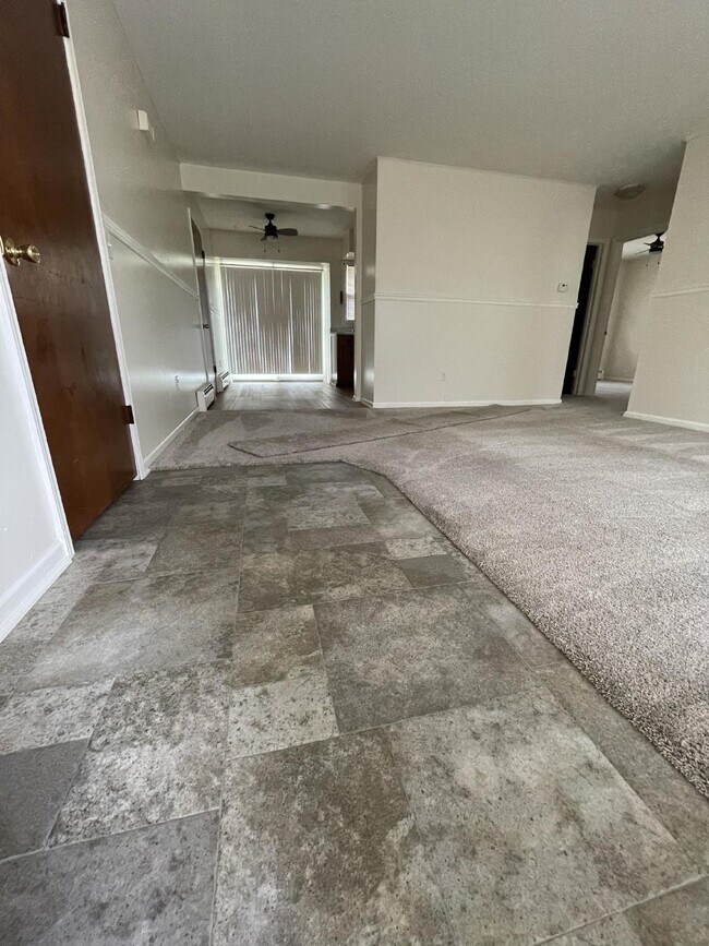 Building Photo - Cute 2 Bedroom in Greenville