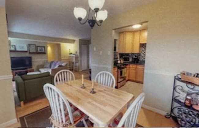 Foto del edificio - Fantastic 2BR/1BA with Parking & Secured Entry in Takoma Park