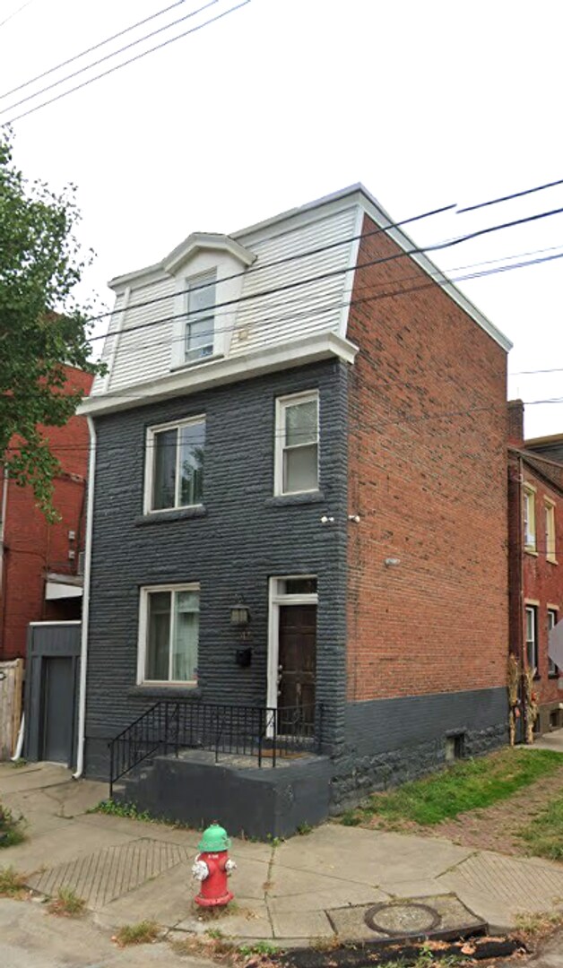 Foto del edificio - *Beautifully Updated & Spacious 3BD/2.5BA ...
