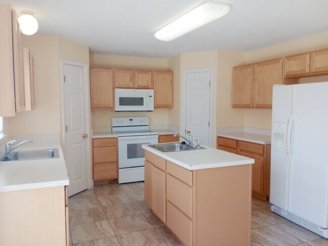 Foto del edificio - Spacious 4 bedrooms 2.5 baths single-family home Located in Orlando FL!!