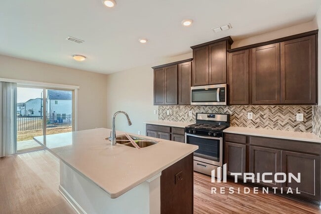 Foto del edificio - 4691 Electric Ave SW