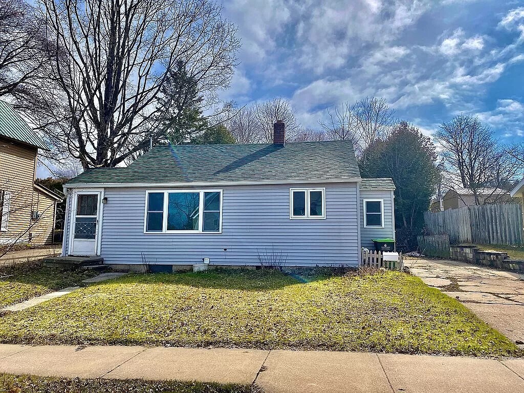 Primary Photo - 1023 Emmet St