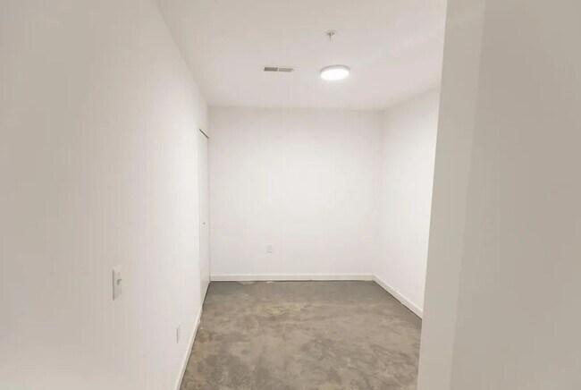 Building Photo - 207 E Baltimore Ave