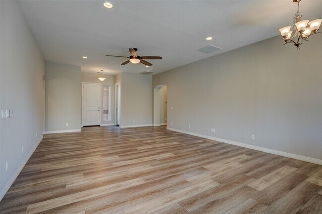 Foto del edificio - 3 bedroom, 2 bathroom home in Granville