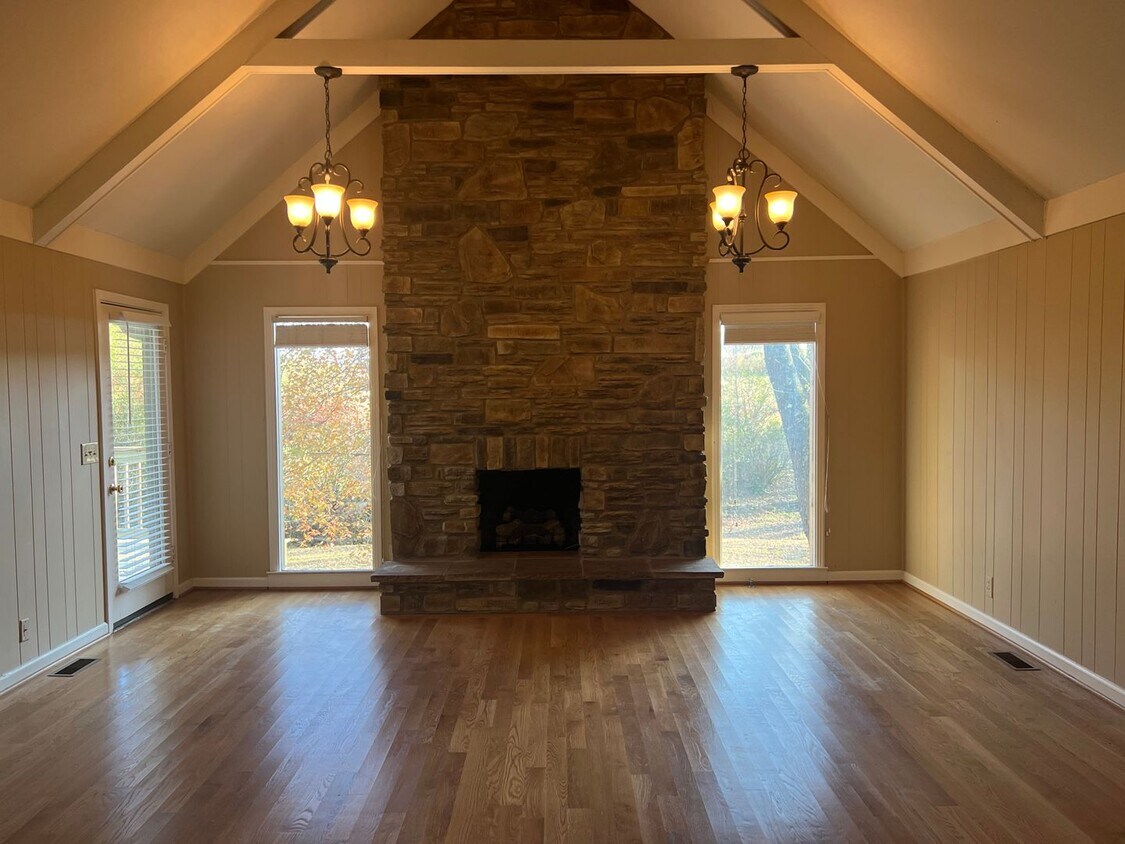 Foto principal - 8309 Alamo Road, Brentwood, TN 37027