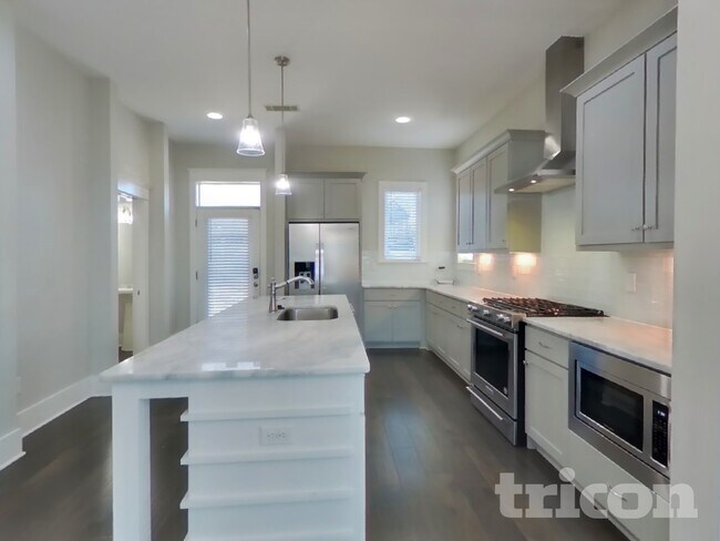 Foto del edificio - 6813 Charlotte Pike