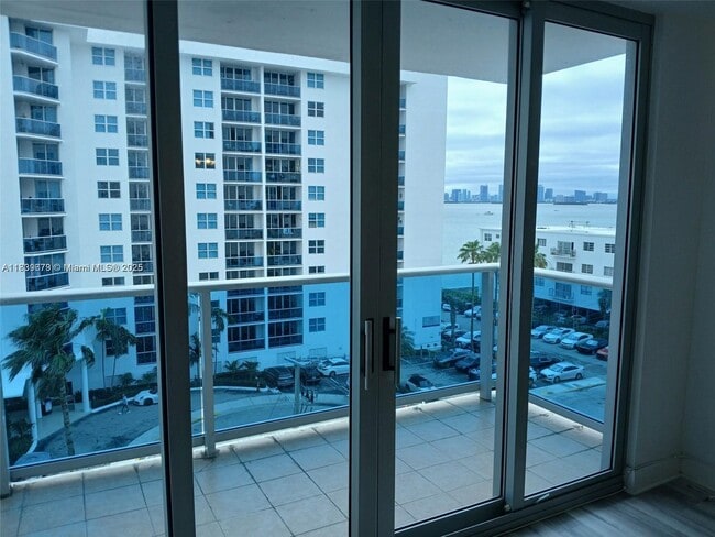 Building Photo - 7501 E Treasure Dr