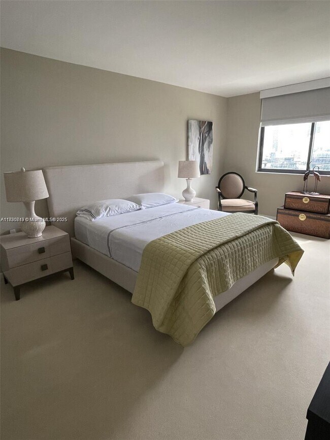 Foto del edificio - 540 Brickell Key Dr