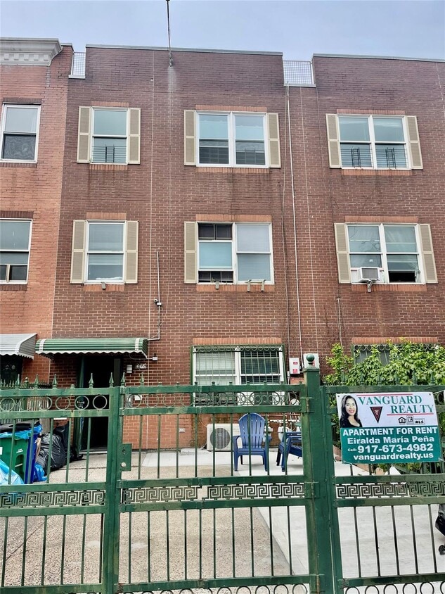 Primary Photo - 448 E 141st St