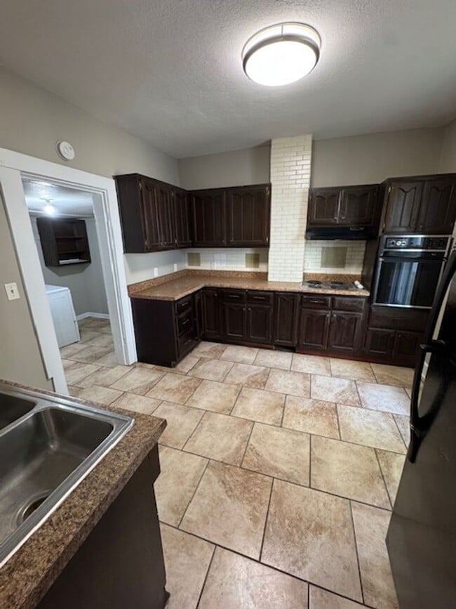 Foto del edificio - 826 Lake Ave