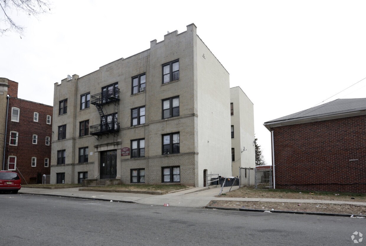 Primary Photo - 18 40th St