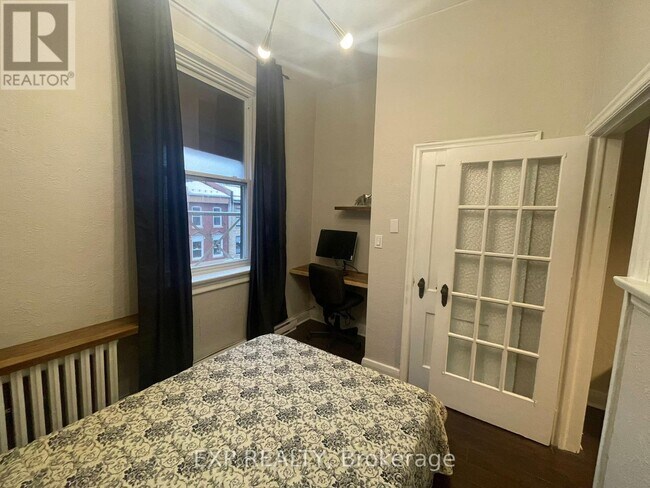 Building Photo - 111 Dundas St