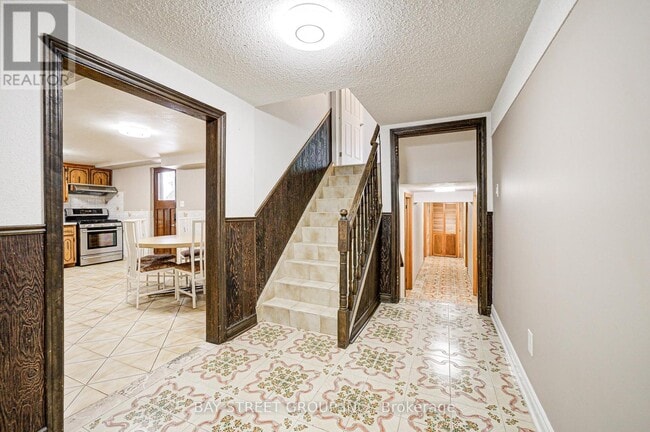 Building Photo - 38 Leafield Dr