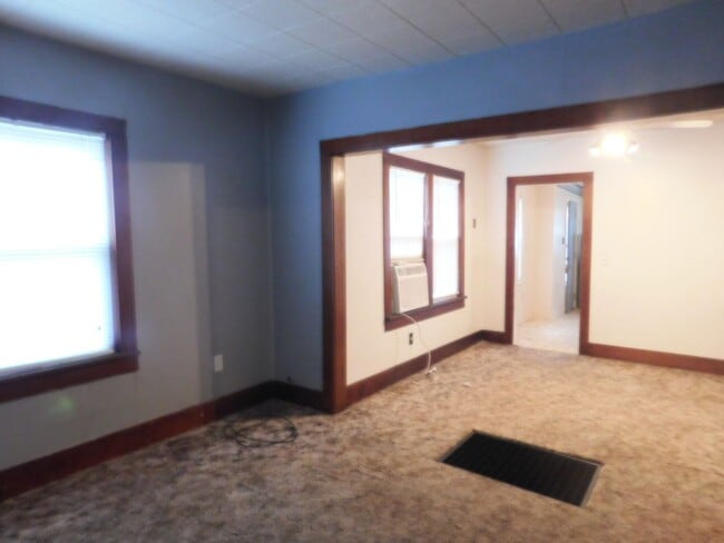 Building Photo - Cute 2 bedroom/1 bath home in El Dorado!