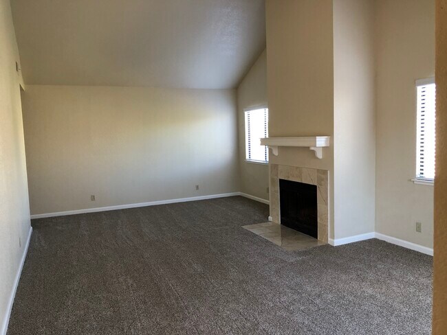 Foto del edificio - 2698 Westberry Dr